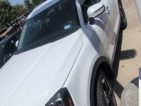 Used 2023 Kia Telluride S AWD/4WD image 1