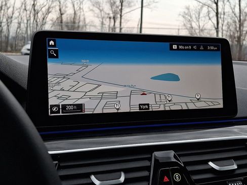 Used 2023 BMW 530i xDrive w/ Premium Package AWD/4WD image 3