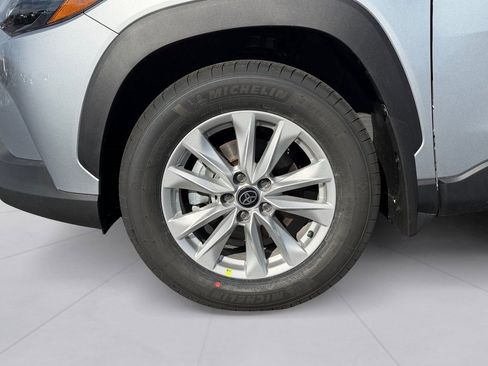 Certified 2026 Toyota Corolla Cross LE image 9