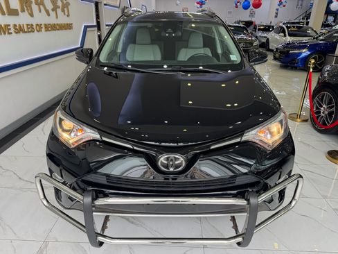 Used 2017 Toyota RAV4 XLE AWD/4WD image 2