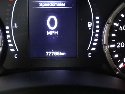 Used 2020 Jeep Renegade Altitude AWD/4WD image 17