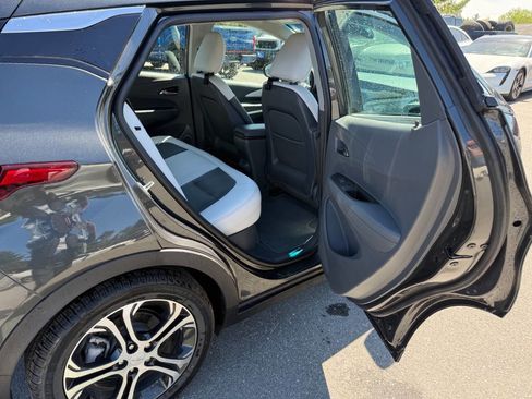 Used 2019 Chevrolet Bolt Premier w/ Infotainment Package FWD image 11