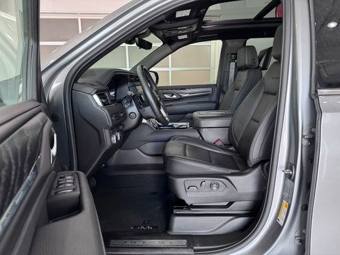 Certified 2023 GMC Yukon Denali w/ Denali Reserve Package AWD/4WD image 12