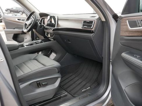 Certified 2025 Volkswagen Atlas SEL image 20