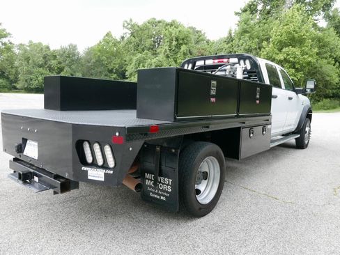 Used 2024 RAM 5500 Tradesman w/ Chrome Appearance Group AWD/4WD image 6