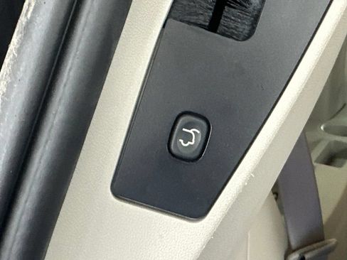 Used 2015 Dodge Grand Caravan SXT FWD image 10