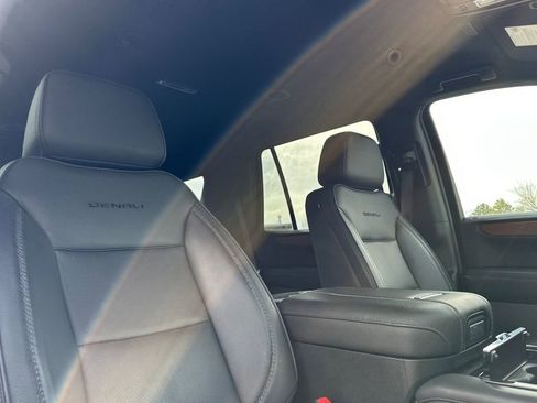 Used 2025 GMC Yukon Denali image 18
