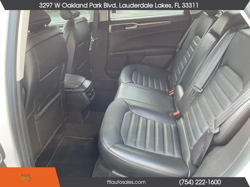 Used 2015 Ford Fusion SE w/ Equipment Group 202A AWD/4WD image 27