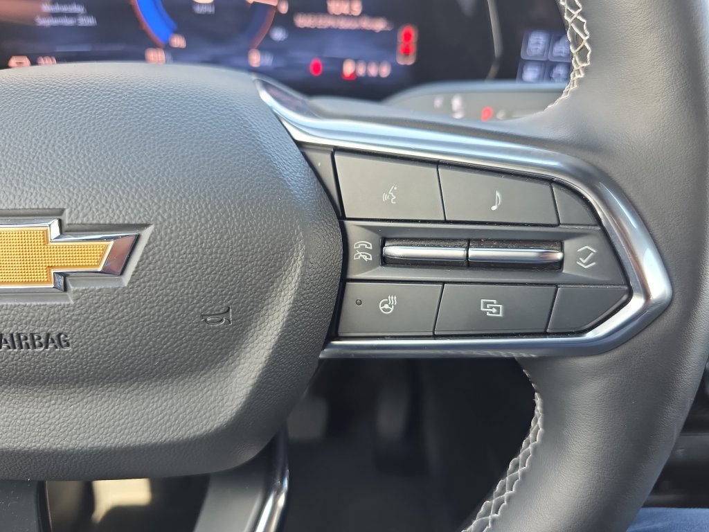 Used 2024 Chevrolet Blazer EV LT AWD/4WD image 17