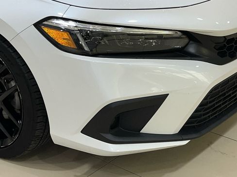 Used 2023 Honda Civic Sport image 2