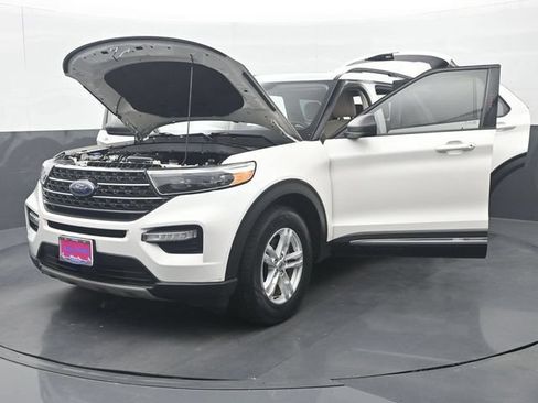 Used 2022 Ford Explorer XLT w/ Equipment Group 202A RWD image 36