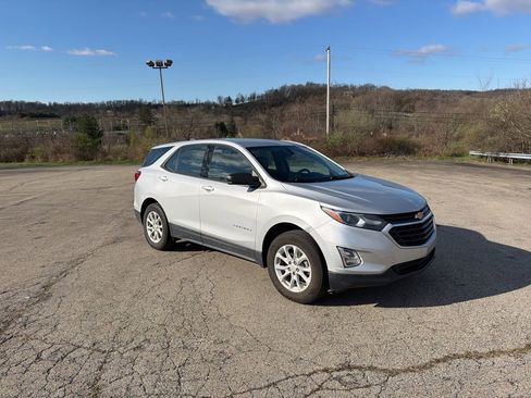 Used 2018 Chevrolet Equinox LS image 1