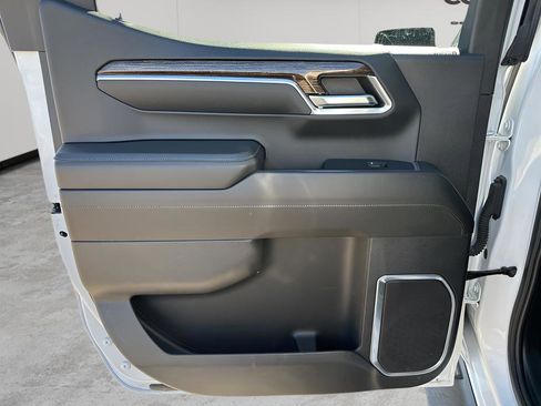 Used 2024 GMC Sierra 1500 Elevation w/ LPO, Elevation Black Package image 17