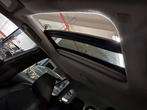 Used 2024 Toyota Corolla Cross XLE w/ Convenience Package image 11