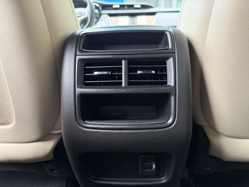 Used 2019 Cadillac XT5 FWD image 38