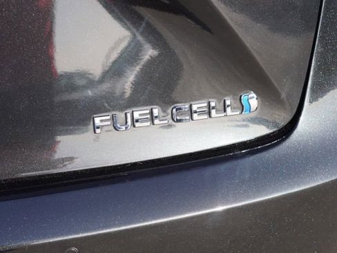 Used 2017 Toyota Mirai image 11