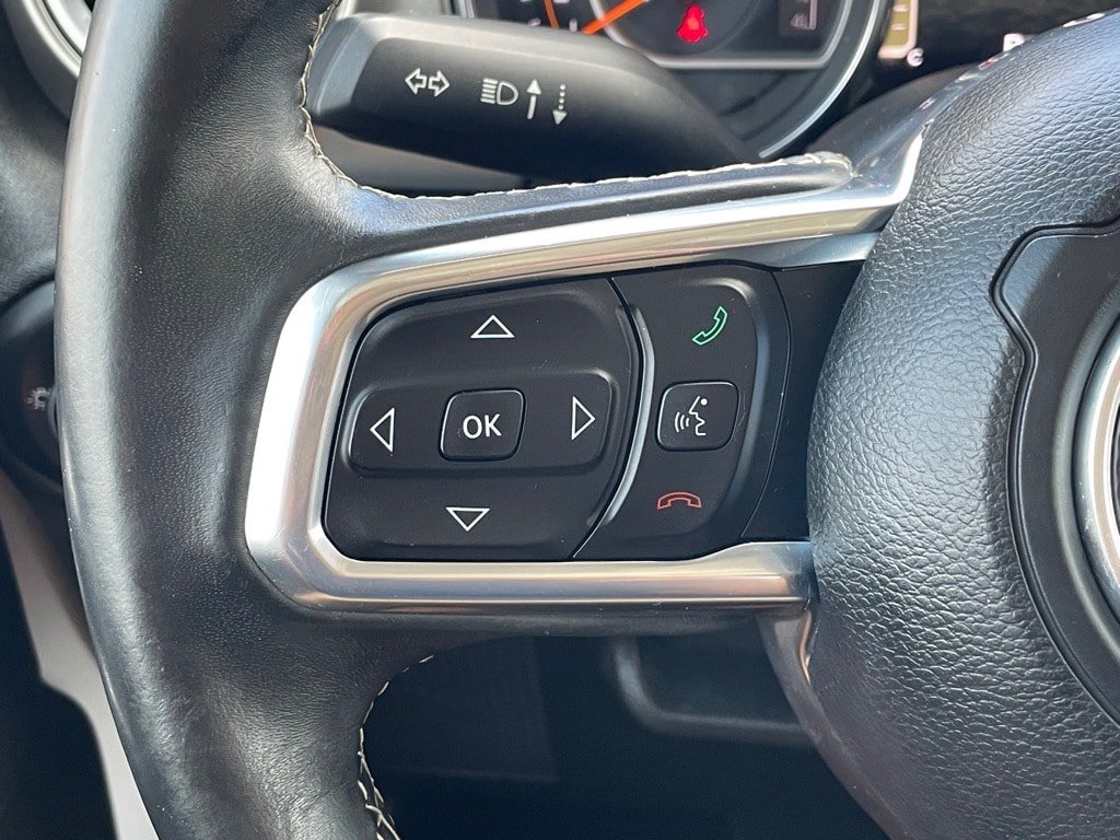 Used 2018 Jeep Wrangler Unlimited Sahara AWD/4WD image 15
