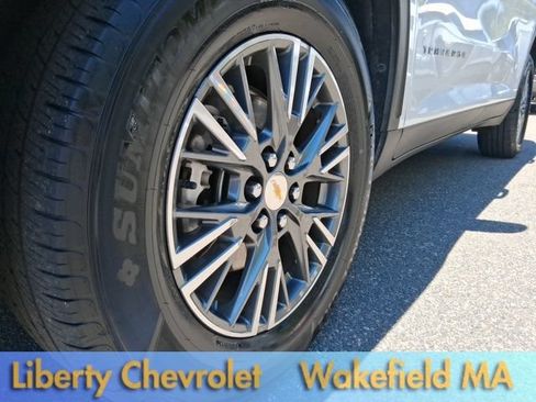 Used 2024 Chevrolet Traverse LT AWD/4WD image 5