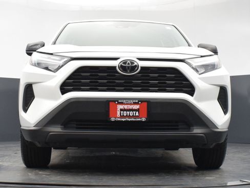 Used 2024 Toyota RAV4 LE AWD/4WD image 29