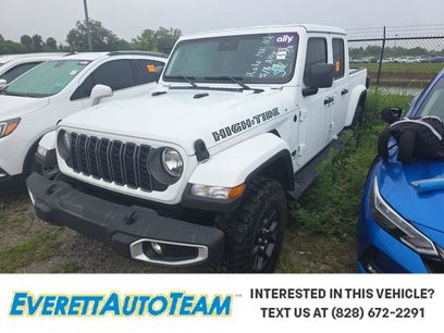 Used 2025 Jeep Gladiator Sport
