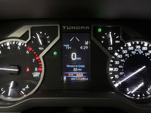 Used 2022 Toyota Tundra SR5 w/ SR5 Convenience Package AWD/4WD image 17