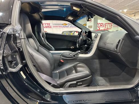 Used 2005 Chevrolet Corvette Coupe w/ Preferred Equipment Group RWD image 8