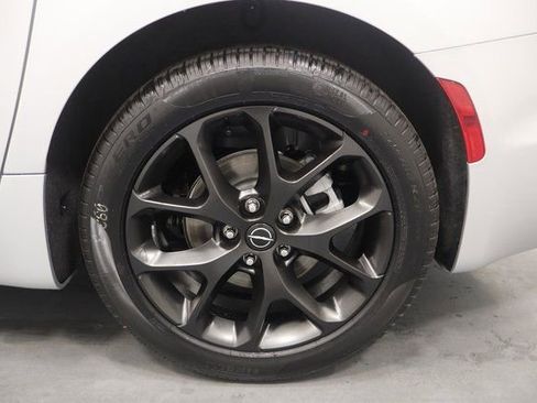 New 2026 Chrysler Pacifica Limited w/ S Appearance Package FWD image 25