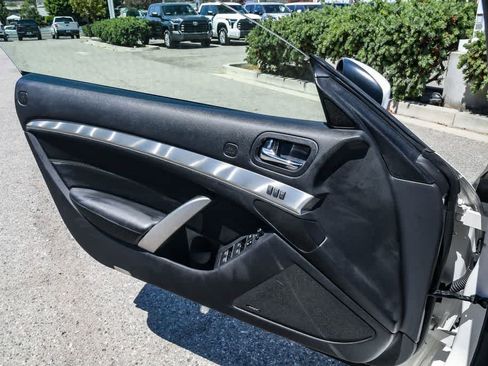 Used 2014 INFINITI Q60 Convertible w/ Premium Package RWD image 24