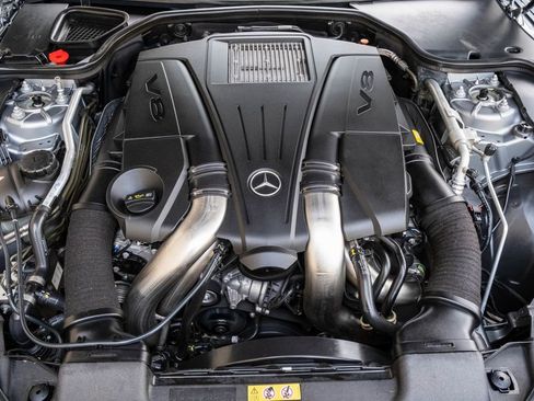 Used 2013 Mercedes-Benz SL 550 w/ Premium Pkg image 29