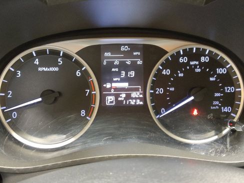 Used 2025 Nissan Versa S w/ Trunk Package image 23