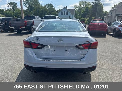 Used 2023 Nissan Altima 2.5 SR AWD/4WD image 7