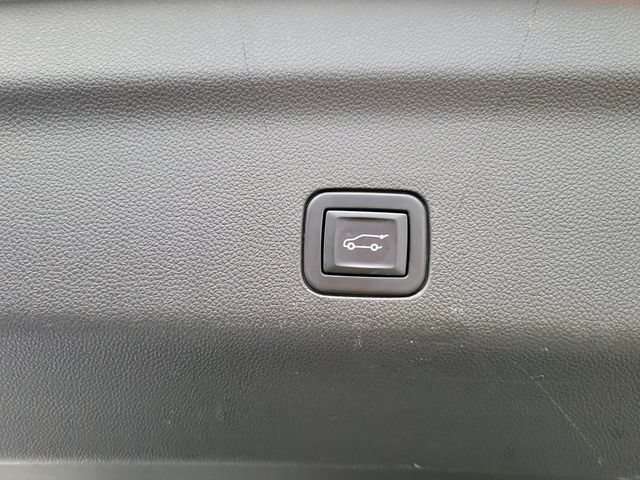 Used 2022 GMC Yukon XL Denali RWD image 7