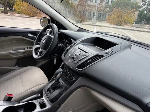 Used 2016 Ford Escape SE image 28