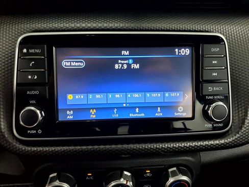 Used 2018 Nissan Kicks S image 15