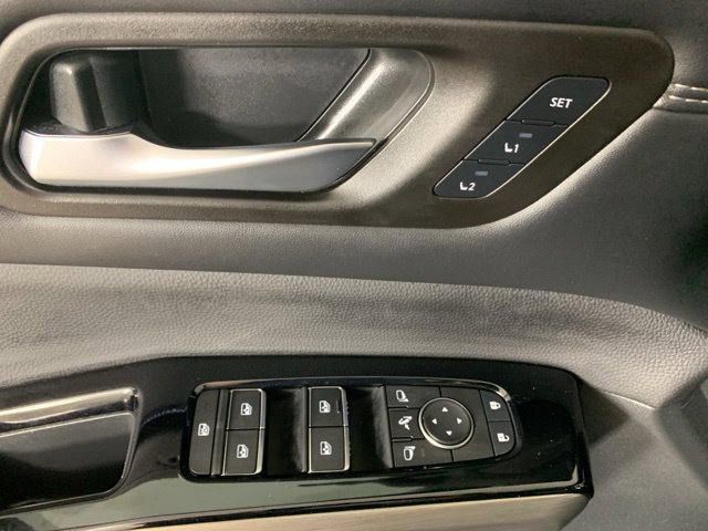 Used 2025 Nissan Pathfinder Platinum w/ Lighting Package (N93) AWD/4WD image 10