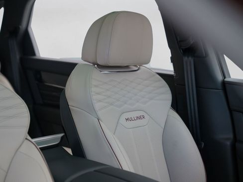 New 2026 Bentley Bentayga Extended Wheelbase AWD/4WD image 38