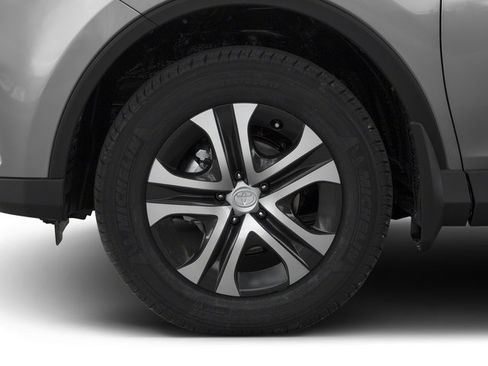 Used 2018 Toyota RAV4 LE w/ All Weather Liner Package AWD/4WD image 11