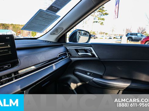 Used 2025 Mitsubishi Outlander SE image 43