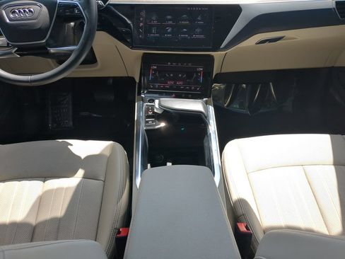 Used 2024 Audi Q8 e-tron Premium Plus w/ Premium Plus Package AWD/4WD image 15