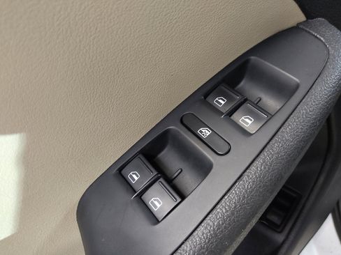 Used 2018 Volkswagen Jetta SE image 27