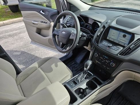 Used 2019 Ford Escape SE image 19