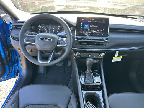 New 2026 Jeep Compass Latitude image 12