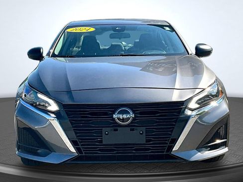 Used 2024 Nissan Altima 2.5 S FWD image 2