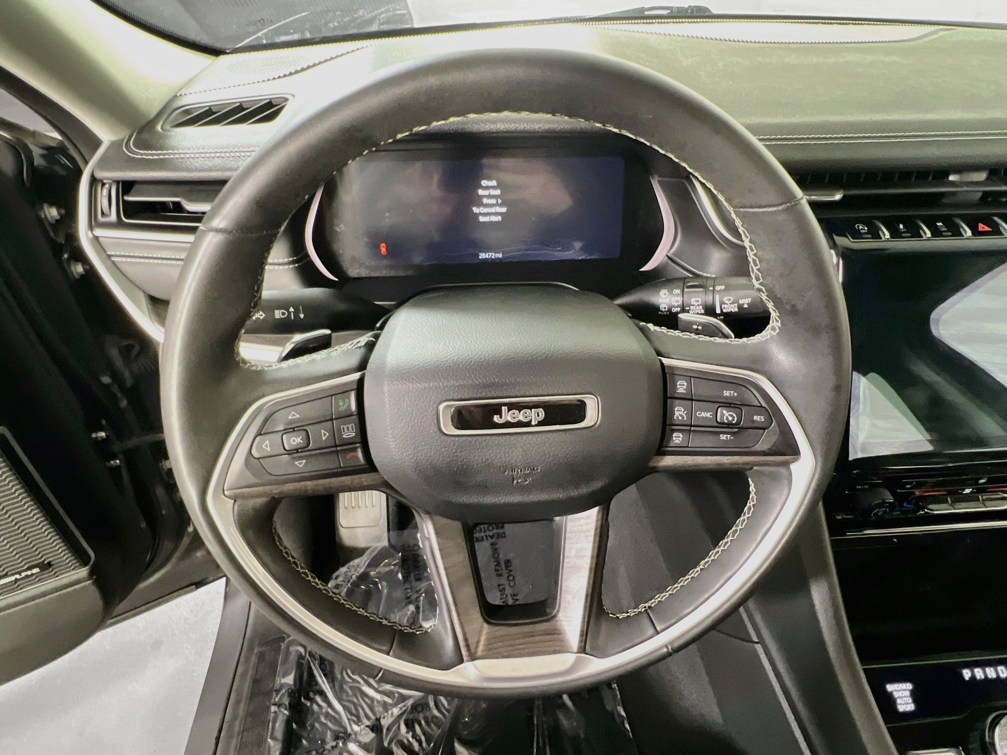 Used 2023 Jeep Grand Cherokee Limited AWD/4WD image 11