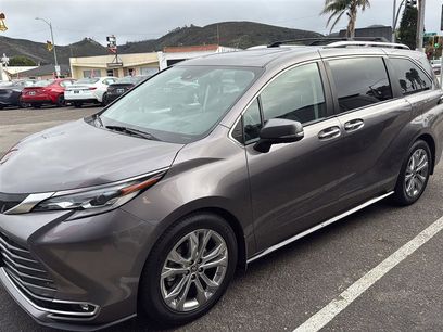 Used 2022 Toyota Sienna Platinum