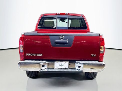 Used 2016 Nissan Frontier SV image 6