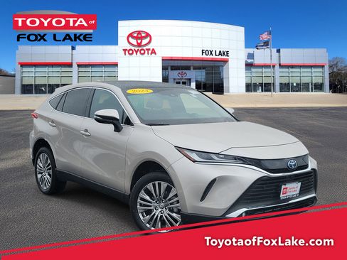 Used 2023 Toyota Venza Limited image 1