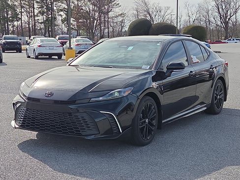 New 2026 Toyota Camry SE image 2
