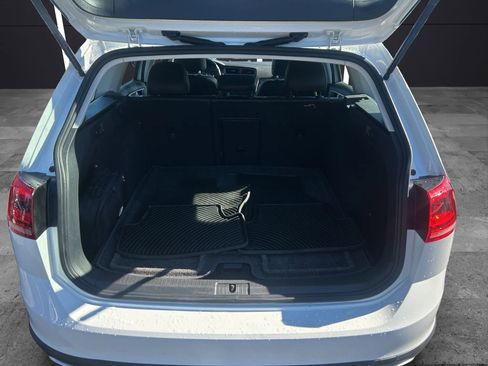 Used 2017 Volkswagen Golf Alltrack SEL image 11