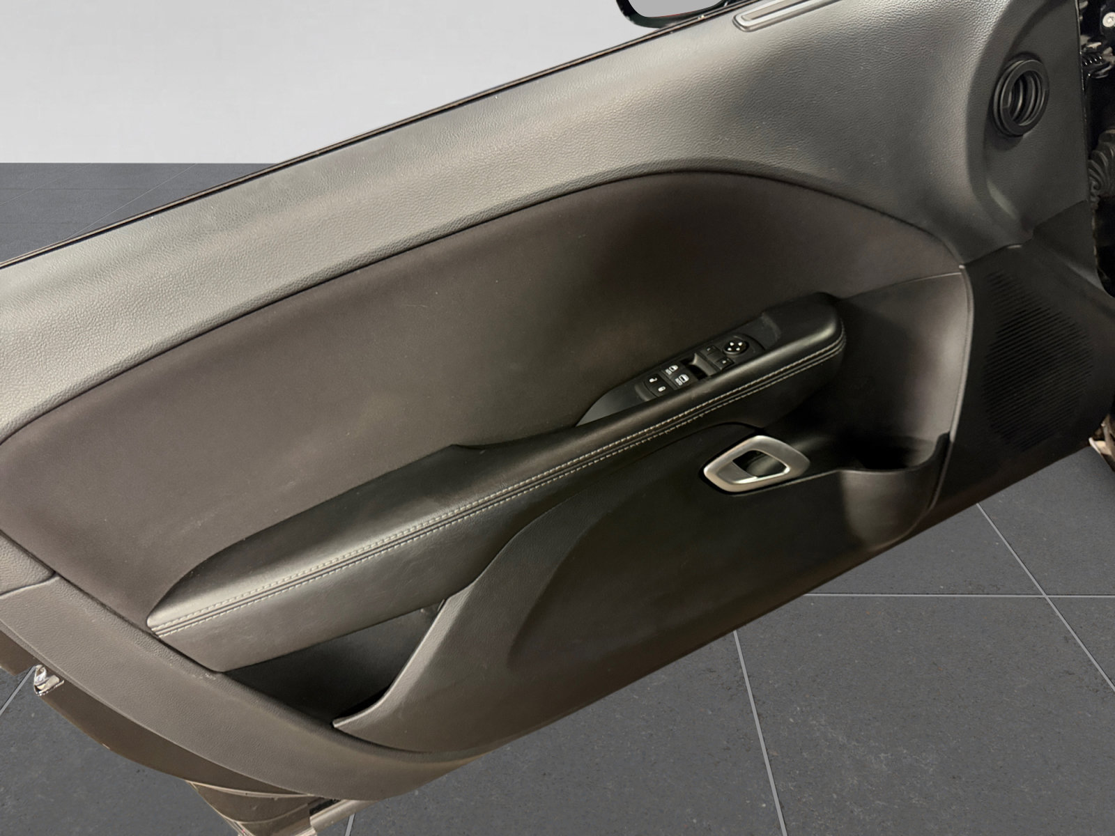 Used 2019 Dodge Challenger SXT RWD image 14